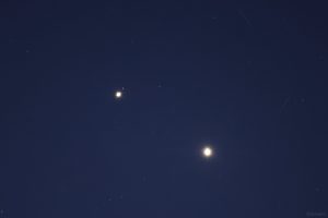 Jupiter und Venus am frühen Morgen des 12. August 2025 während ihrer engsten Annäherung im Sternbild Zwillinge