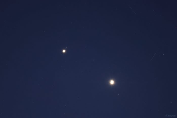 Jupiter und Venus am frühen Morgen des 12. August 2025 während ihrer engsten Annäherung im Sternbild Zwillinge