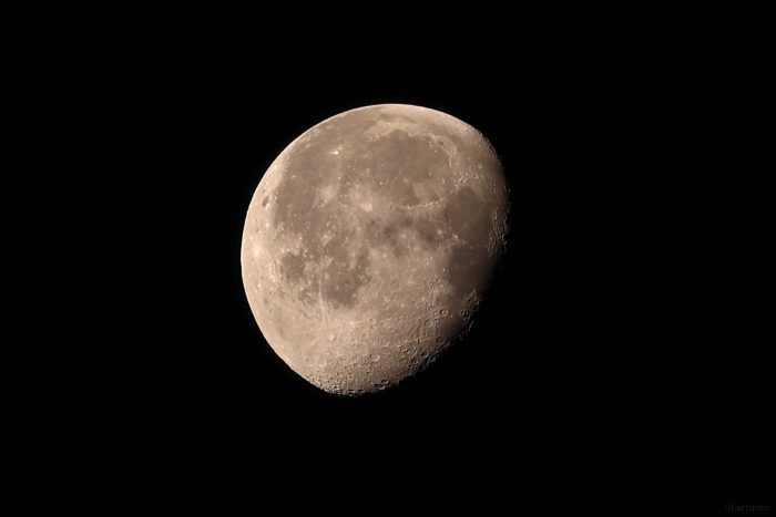 Abnehmender Mond während unserer Beobachtung der engen Begegnung von Venus und Jupiter am frühen Morgen des 13. August 2025