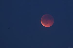 Total verfinsterter Mond am 7. September 2025 um 20:33 Uhr