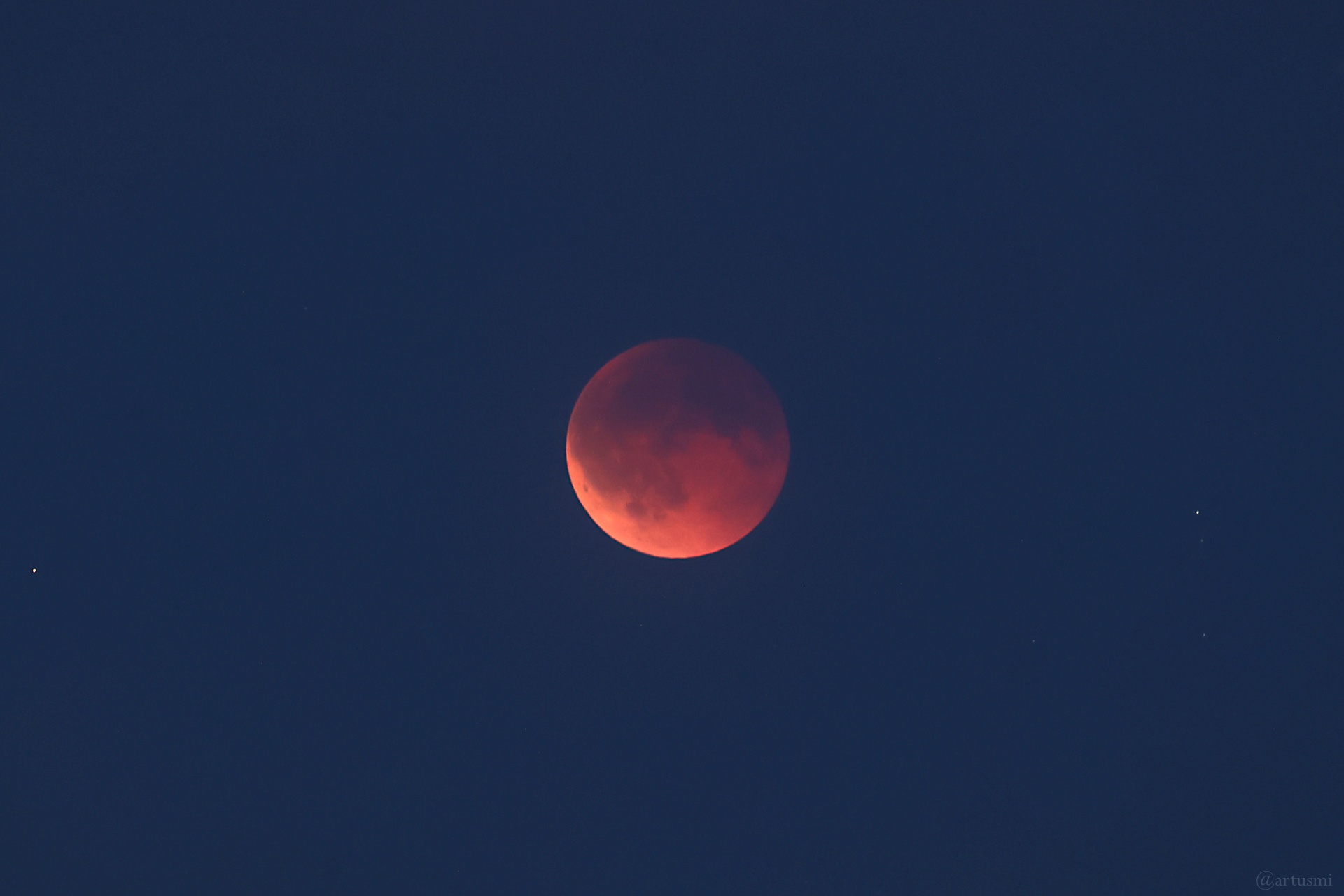 Total verfinsterter Mond am 7. September 2025 um 20:35 Uhr