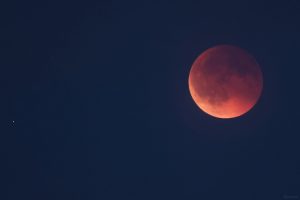 Total verfinsterter Mond am 7. September 2025 um 20:37 Uhr