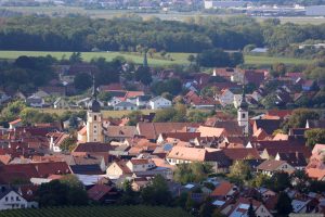 Rödelsee, Fröhstockheim und ganz oben der Flugplatz Kitzingen am 1. Oktober 2025