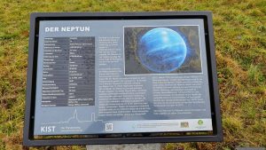 Infotafel Neptun am Planetenweg Kist