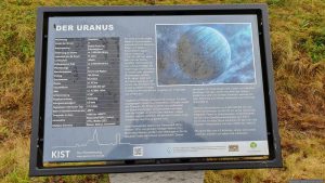 Infotafel Uranus am Planetenweg Kist