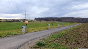 Ausgangspunkt des Planetenwegs Kist am 19. Dezember 2025