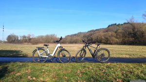 Wetterbild aus Greußenheim vom 16. Januar 2026 - Der Schein trügt. Im Schatten waren die Wege während unserer Fahrradtour aufgrund Reifglätte teils spiegelglatt.