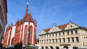 Marienkapelle und Falkenhaus in Würzburg am Main am 17. April 2026