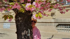 Mäggi Schmitt am 17. April 2026 im Hofgarten der Würzburger Residenz