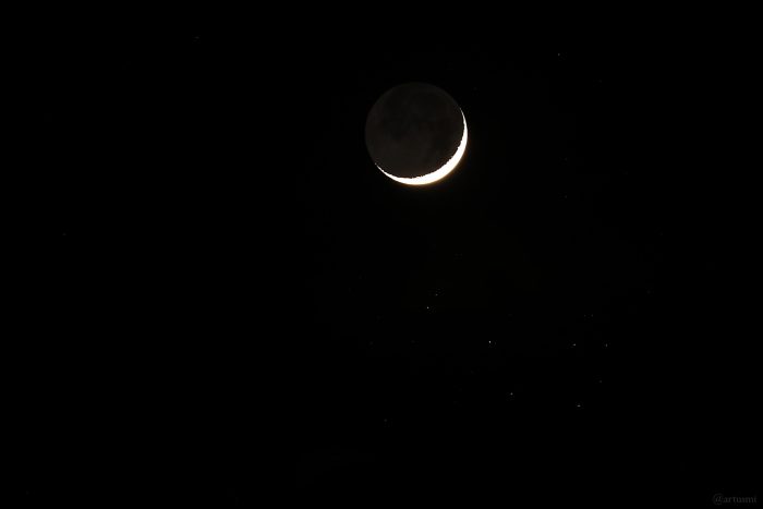 Mond und Plejaden am 19. April 2026 um 21:51 Uhr