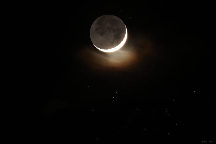 Mond und Plejaden am 19. April 2026 um 21:52 Uhr