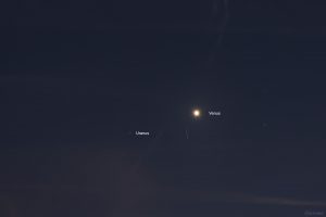 Uranus und Venus am 23. April 2026 um 21:39 Uhr