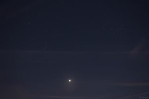 Konstellation Plejaden, Venus und Uranus am 23. April 2026 um 21:43 Uhr
