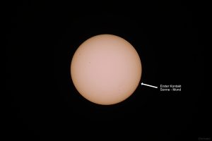 Erster Kontakt Sonne - Mond der partiellen Sonnenfinsternis in Mainfranken am 12. August 2026 um 19:20 Uhr