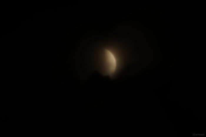 Partielle Mondfinsternis am 28. August 2026 um 05:23 Uhr hinter Wolken
