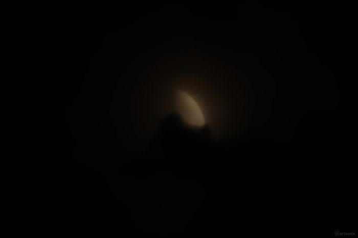 Partielle Mondfinsternis am 28. August 2026 um 05:23 Uhr hinter Wolken