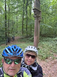Fahrradtour am 9. September 2026 zu den Hoheitssäulen von 1584 im Irtenberger Wald