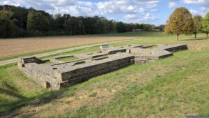Wir machen Rast an der Ruine des Jagdschlosses Mädelhofen