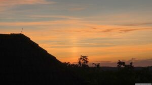 Lichtsäule nach dem Sonnenuntergang am 15. Oktober 2026