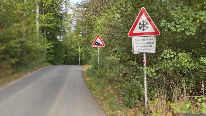 Ortsverbindungsstraße Oberaltertheim - Waldbrunn oberhalb Haselbrunnengraben