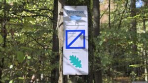 Wegweiser am Bauernsee in Höchberg